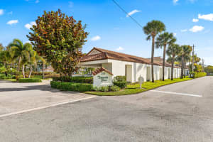 200 Waterway Road 104, Tequesta