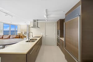 495 Brickell Avenue 911, Miami