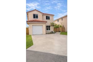 6363 Seagrape Circle, Margate