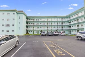 4141 Nw 44th Avenue 224, Lauderdale Lakes