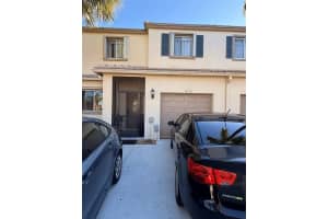 4758 Lago Vista Drive, Coconut Creek