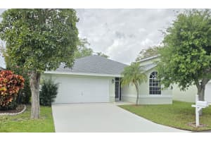 1041 Fairfax Circle W, Boynton Beach