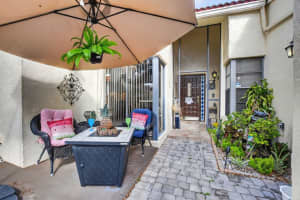 2683 Emerald Way N, Deerfield Beach