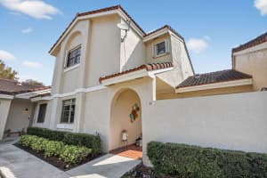 6171 Nw 170th Lane, Hialeah