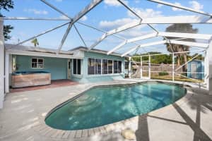800 Se 13th Court, Deerfield Beach