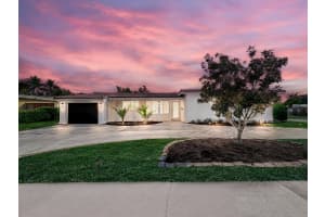 1098 W Camino Real, Boca Raton