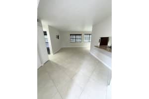 8886 Sw 3rd Street 203, Pembroke Pines