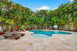 9732 Phipps Lane, Wellington