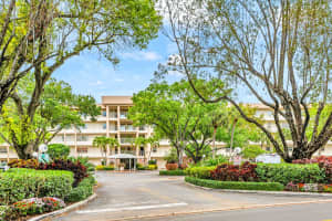 3970 Oaks Clubhouse Drive 401, Pompano Beach
