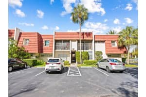 1 Jacaranda Country Club Drive 202, Plantation