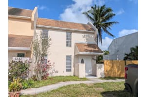 1325 Silverado Dr 1325, North Lauderdale