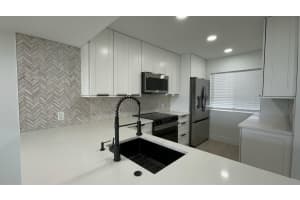 4483 Luxemburg Court 201, Lake Worth