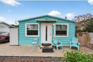 1071 Peak Road, Lake Worth