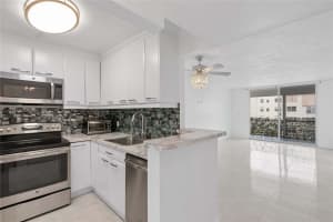 2841 Somerset Drive 311, Lauderdale Lakes