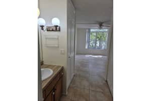 3750 Inverrary Drive 2f, Lauderhill