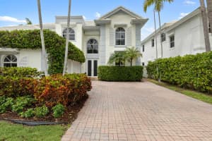 24 Grand Bay Estates Circle, Key Biscayne