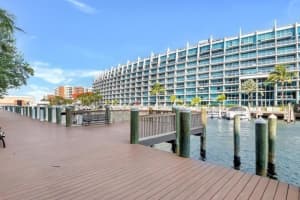 3001 Ne 185th Street 515, Aventura