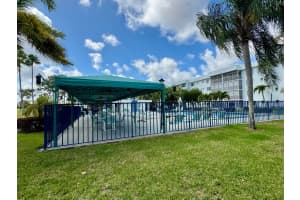 6698 10th Avenue N 116, Greenacres