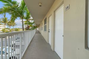 2565 S Ocean Boulevard 208, Palm Beach