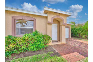 556 E Ridge Cir Circle N, Boynton Beach