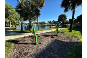 725 Lori Drive 203, Palm Springs