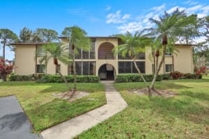 323 Knotty Pine Circle A2, Greenacres