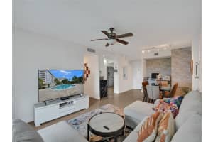 4200 Hillcrest Drive 717, Hollywood 4200 Hillcrest Drive 717, Hollywood