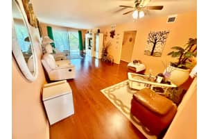 2004 Granada Drive F4, Coconut Creek