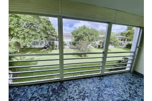 98 E Tilford Place, Deerfield Beach