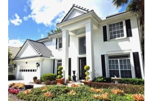 152 Oakwood Lane, Palm Beach Gardens