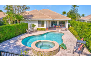 2941 Twin Oaks Way, Wellington