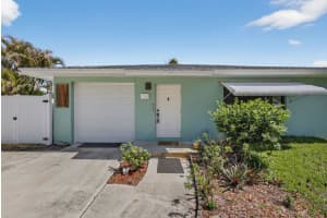 4914 Pine Knoll Way, Stuart