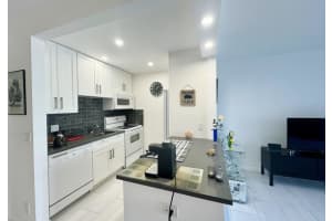 4501 S Ocean Boulevard E5, Lantana 4501 S Ocean Boulevard E5, Lantana