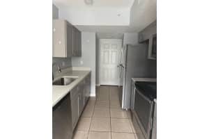1670 N 42nd Circle 105, Vero Beach