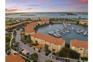 14 Harbour Isle Drive W Ph01, Fort Pierce