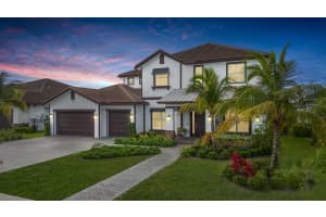 953 Hookline Circle, The Acreage