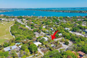 2366 Se Country Club Lane, Stuart