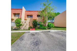7 Ann Lee Lane, Tamarac