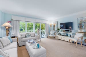 250 Bradley Place 202, Palm Beach