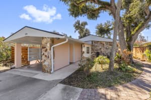 616 Dahlia Lane, Vero Beach