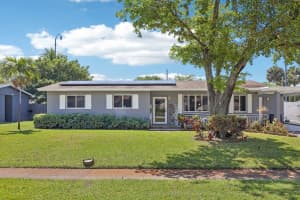 4688 Nw 1st Street, Plantation