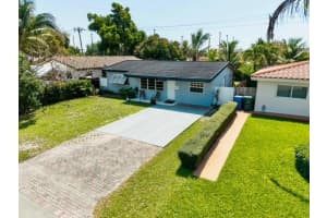 270 Ne 42nd Street, Oakland Park