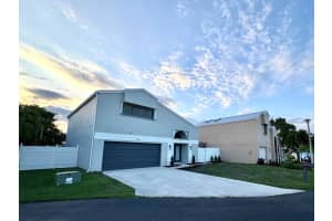 3 Kyle Way, Boynton Beach