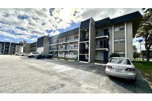 8040 N Colony Circle Unit 207, Tamarac