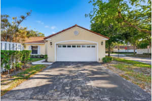 9549 Nw 9th Court, Plantation