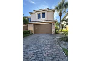 127 W Riverwalk Cir W W, Plantation