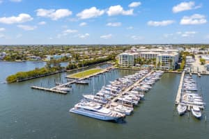 806 E Windward Way 403, Lantana