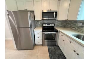 2100 Ne 38th Street 128, Lighthouse Point