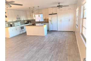 1401 Sw 135th Terrace 414h, Pembroke Pines