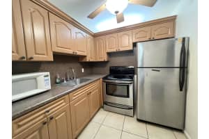 4023 Berkshire B 4023, Deerfield Beach